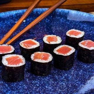 402- maki atum 8 pecas