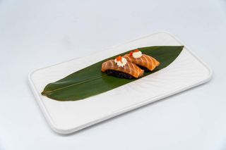 180. Nigiri black salmone 3 pezzi 