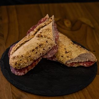 Bocadillo Semillado De Salchichón Ibérico