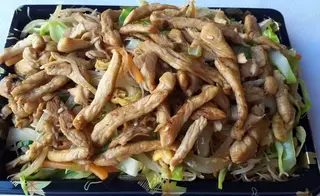 52.Massa de Arroz com Frango