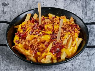 Patatas cheddar beicon