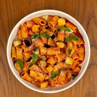 Рігатоні з цукіні та баклажаном