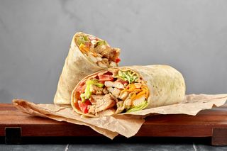 Chicken wrap i pomfrit