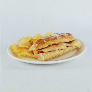 Bocadillo de Lomo con Queso