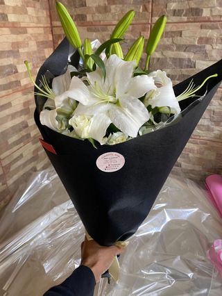 Bouquet 25 Fleurs Et 3 Lys