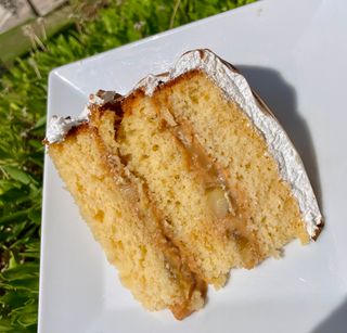 Bolo Doce de Leite com Banana (Fatia)