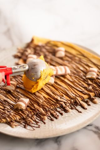 Crepe com Gelato, Nutella e Kinder Bueno