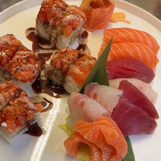 16. Sushi e sashimi misto