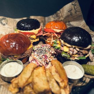 HALLOWEEN BLACK & ORANGE BURGER MENU