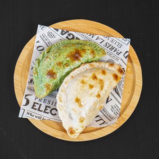 Promoción De 2 Empanadas Y 1 Lata