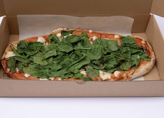 Pinsa spinach & tomato