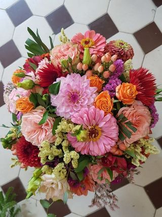 Ramo variado con gerbera