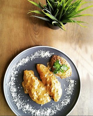 Piletina u sosu od pečuraka