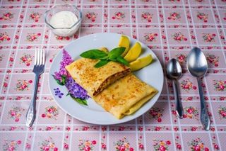 Блин с яблоками