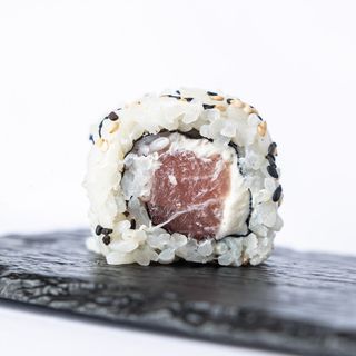 Uramaki Philadelphia tuna