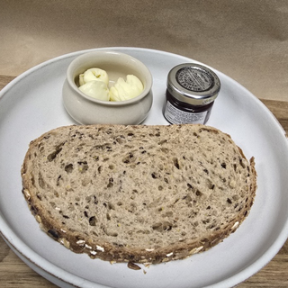 Tostada Mantequilla y mermelada