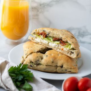 Focaccia rellena de espinacas baby (1 uds.)