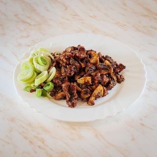 T37 - Teletina sa šampinjonima i prazilukom