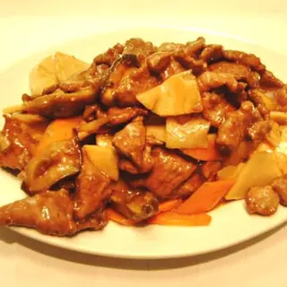 Ternera Con Bambú Y Setas Chinas