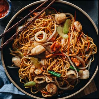 Chow Mei Pasta with Seafood