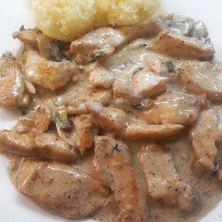 Пиле с билки