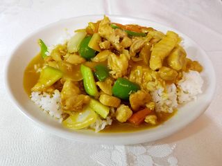 Arroz Con Pollo Y Curry