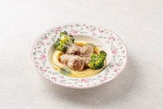 Куриные шарики с картофельным пюре и брокколи*