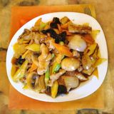 71. Пилешко със зеленчуци (800г)