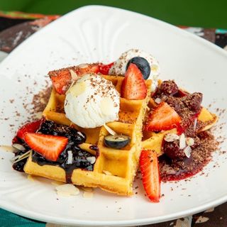 Бельгийские вафли с ягодами