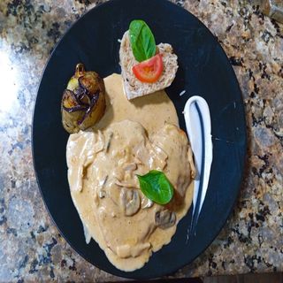 Suprême De Poulet A La Crème De Champignons