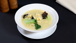 Supă de tăiței cu ou