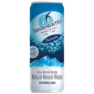Acqua in lattina frizzante