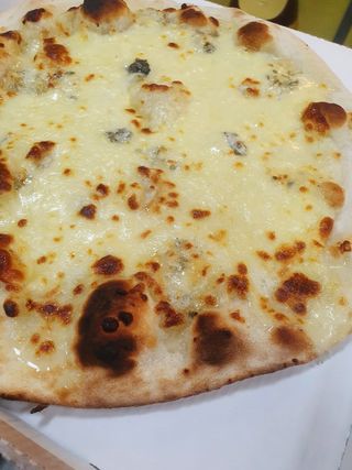 Pizza Quattro Formaggi Ø 32cm