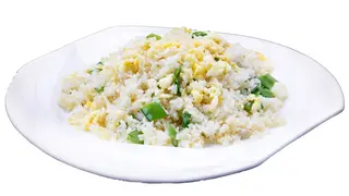128. Пържен ориз с яйца (800г)