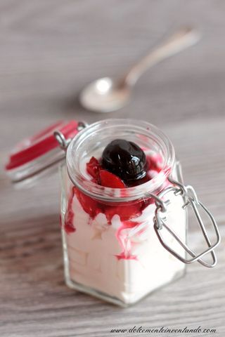 Mousse di fragole e amarena