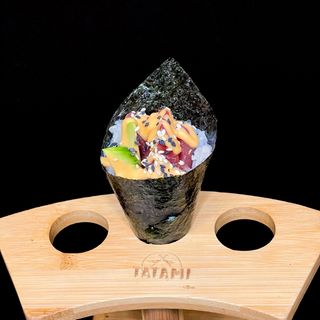 M122 Temaki spicy tuna