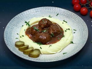 Chifteluțe cu piure (500g)