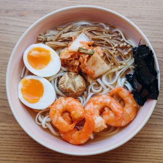 Рамен з креветками