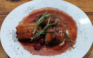 Ребро свиняче у вишневому соусі (400 г)