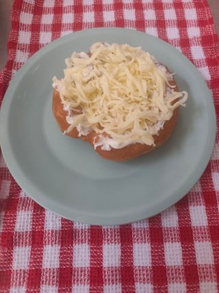 Мекица с кашкавал