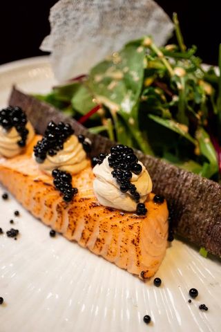 Черная жемчужина с лососем/ Perla Neagră cu somon