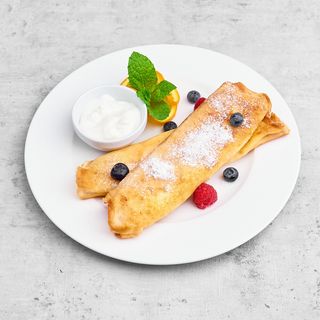 Naleśniki z serem i śmietaną 2szt