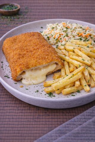 Kotlet po szwajcarsku z żółtym serem