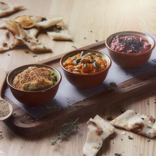 Taula D’Hummus  (3 Unitats)