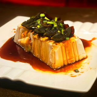 Dou fu con uova Cent'anni