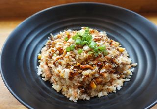 Pollo, riso e insalata