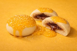 Czekoladowe BAO z sosem Mango