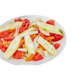 Para compartir ensalada Mediterránea