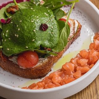 Яйце Бенедикт з лососем