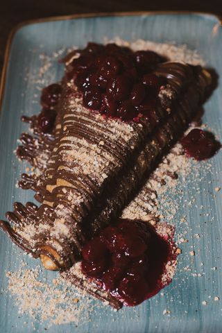 Palačinke sa višnjom i Nutellom